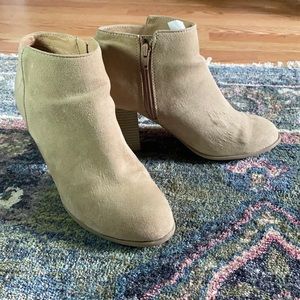Old Navy Tan Ankle Boots
